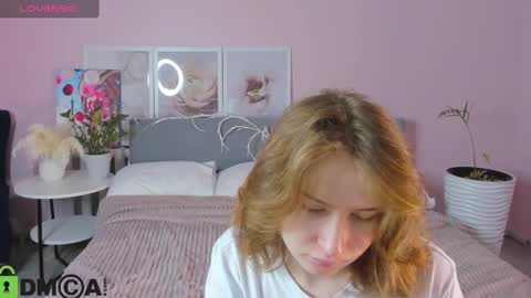 Snapshot of tiffany_roy chatting on March 5, 2:46 am tiffany_roy online show from March 5, 2:46 am