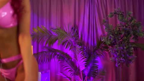 Snapshot of tiffanyblaize chatting on November 7, 7:14 pm Tiff online show from November 7, 7:14 pm