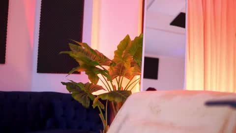 Snapshot of tiffanyblaize chatting on March 1, 4:14 am Tiff online show from March 1, 4:14 am