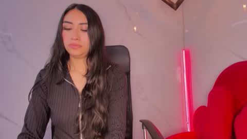 TiffanyDream8 online show from February 20, 9:48 pm