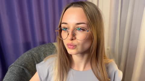 Snapshot of tiffanyhunt chatting on December 26, 6:01 pm Tiffany online show from December 26, 6:01 pm