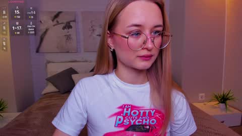 Snapshot of tiffanyhunt chatting on February 4, 10:32 am Tiffany online show from February 4, 10:32 am