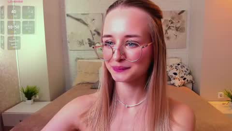 Snapshot of tiffanyhunt chatting on February 18, 5:42 pm Tiffany online show from February 18, 5:42 pm