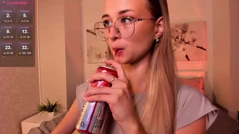 Snapshot of tiffanyhunt chatting on September 17, 12:07 pm Tiffany online show from September 17, 12:07 pm