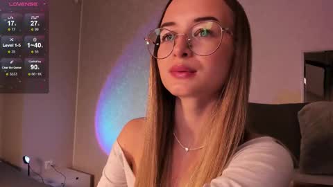 Snapshot of tiffanyhunt chatting on October 20, 1:11 pm Tiffany online show from October 20, 1:11 pm