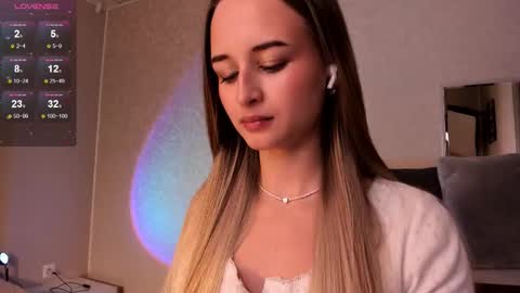 Snapshot of tiffanyhunt chatting on October 23, 1:32 pm Tiffany online show from October 23, 1:32 pm