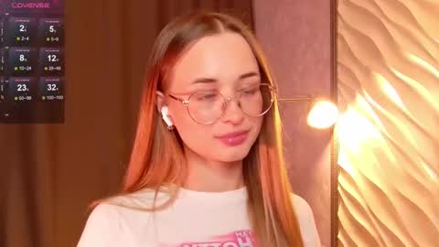 Snapshot of tiffanyhunt chatting on November 20, 3:12 pm Tiffany online show from November 20, 3:12 pm