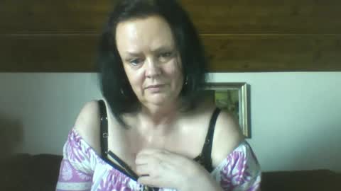 Snapshot of tiffanymature chatting on September 10, 2:28 pm TiffanyMature online show from September 10, 2:28 pm