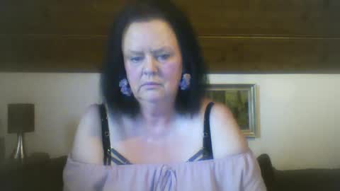 Snapshot of tiffanymature chatting on September 18, 2:19 pm TiffanyMature online show from September 18, 2:19 pm