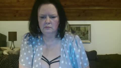 Snapshot of tiffanymature chatting on October 1, 10:38 pm TiffanyMature online show from October 1, 10:38 pm