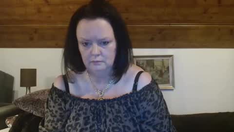 Snapshot of tiffanymature chatting on October 2, 10:50 pm TiffanyMature online show from October 2, 10:50 pm