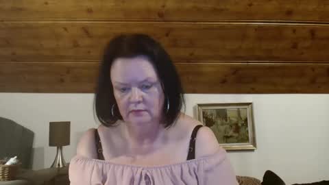 Snapshot of tiffanymature chatting on October 18, 10:43 pm TiffanyMature online show from October 18, 10:43 pm