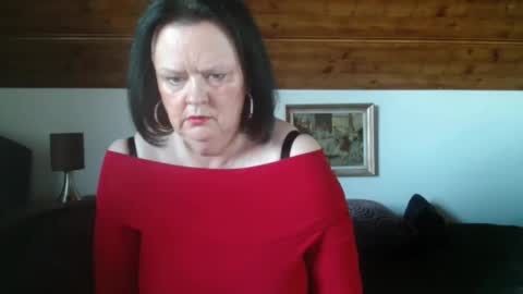 Snapshot of tiffanymature chatting on October 19, 3:12 pm TiffanyMature online show from October 19, 3:12 pm
