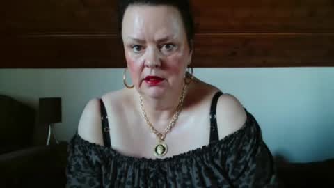 Snapshot of tiffanymature chatting on November 7, 8:58 am TiffanyMature online show from November 7, 8:58 am