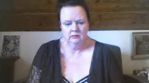 TiffanyMature online show from April 12, 3:06 pm