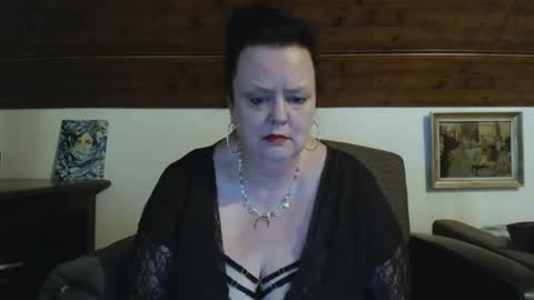 TiffanyMature online show from May 1, 10:09 am