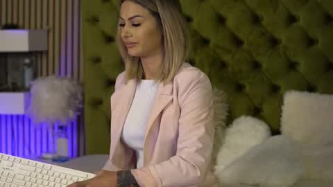 Ilaria online show from September 16, 6:03 am