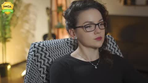 tiffanyriox online show from January 8, 12:46 am