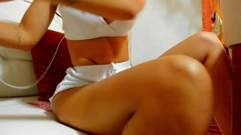 Snapshot of tiffanystone_ chatting on June 1, 12:07 pm Tiffany online show from June 1, 12:07 pm