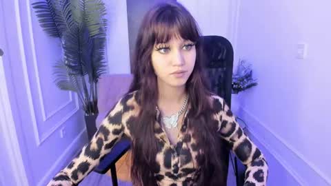 Snapshot of tiffanyyoun chatting on November 10, 7:24 pm tiffanyyoun online show from November 10, 7:24 pm