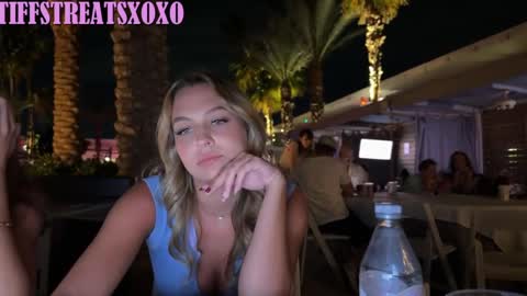 Tiffstreatsxoxo online show from April 22, 3:42 am