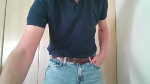 Snapshot of tigerjow941808 chatting on November 17, 12:00 pm tigerjow941808 online show from November 17, 12:00 pm