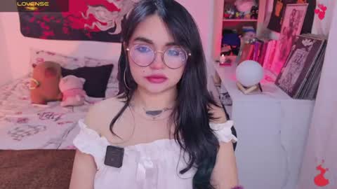 Snapshot of tigerlily__1 chatting on June 19, 4:39 am Lilith online show from June 19, 4:39 am
