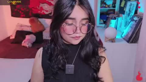 Snapshot of tigerlily__1 chatting on July 25, 11:24 pm Lilith online show from July 25, 11:24 pm