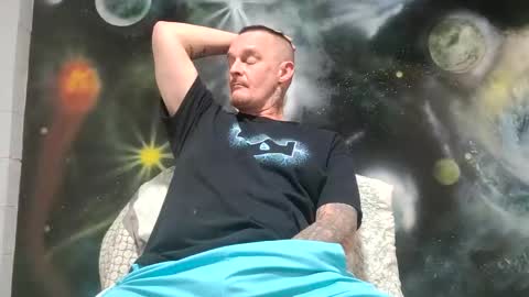 Snapshot of tigga21st chatting on October 30, 8:27 am tigga21st online show from October 30, 8:27 am