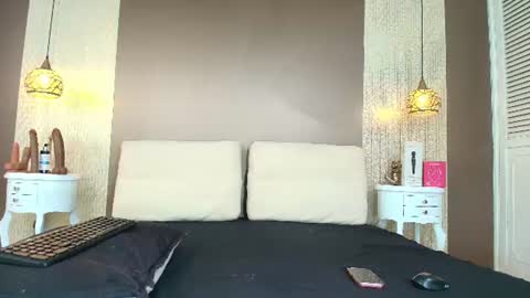 Snapshot of tiifany_baker chatting on July 28, 7:39 pm T I F F A N Y online show from July 28, 7:39 pm