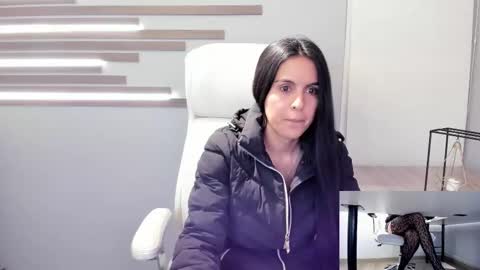 tiinyangel online show from February 10, 1:48 pm