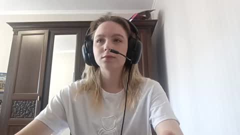 Snapshot of tildarumbaugh chatting on June 9, 8:15 am Alice online show from June 9, 8:15 am
