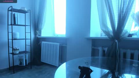 Elizabeth Elize online show from November 16, 7:14 am