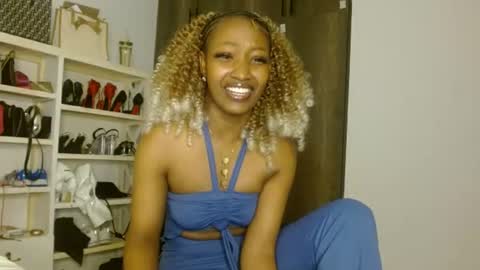 Snapshot of tilly_ebony chatting on July 21, 11:34 am Tilly online show from July 21, 11:34 am