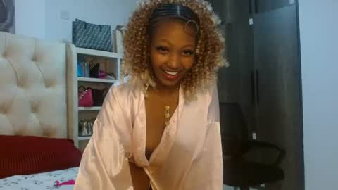 Snapshot of tilly_ebony chatting on July 27, 3:41 pm Tilly online show from July 27, 3:41 pm