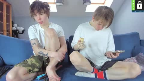 Snapshot of tim_milll chatting on March 3, 12:05 pm Tim online show from March 3, 12:05 pm