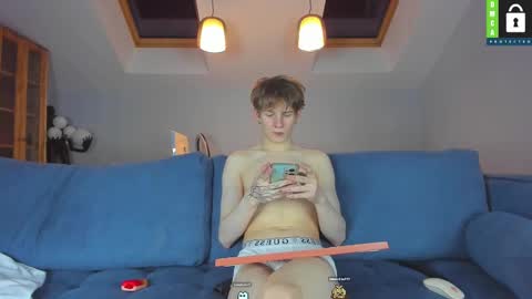 Snapshot of tim_milll chatting on March 10, 10:02 pm Tim online show from March 10, 10:02 pm