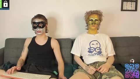 Snapshot of tim_milll chatting on October 31, 9:16 pm Tim online show from October 31, 9:16 pm