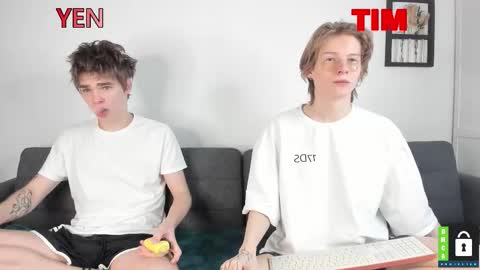 Snapshot of tim_milll chatting on November 16, 8:42 am Tim online show from November 16, 8:42 am