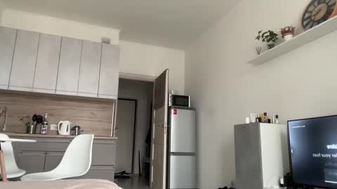 Snapshot of tim_timka chatting on October 2, 12:23 pm Kit kat online show from October 2, 12:23 pm