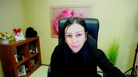 Luisa online show from December 2, 11:56 am