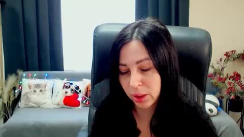 Snapshot of timeparadice chatting on May 27, 8:11 am Luisa online show from May 27, 8:11 am