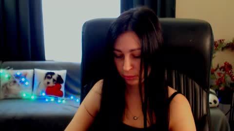 Snapshot of timeparadice chatting on June 18, 9:47 am Luisa online show from June 18, 9:47 am