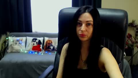 Snapshot of timeparadice chatting on June 25, 7:57 am Luisa online show from June 25, 7:57 am