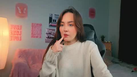 Mia online show from February 6, 7:50 pm