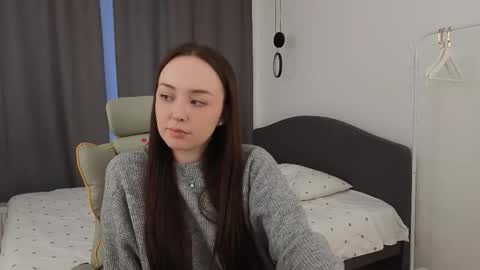 Mia online show from March 14, 1:16 pm