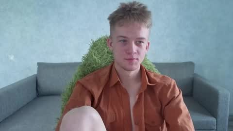 Snapshot of timmy7topcut chatting on November 29, 7:55 am Timmy online show from November 29, 7:55 am