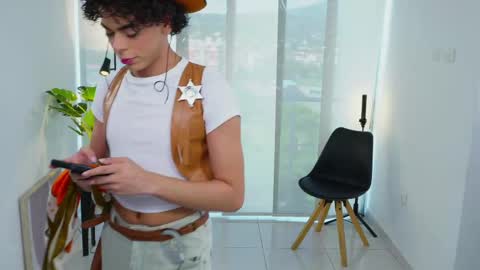 Snapshot of timmyshy chatting on October 31, 7:48 pm timmyshy online show from October 31, 7:48 pm