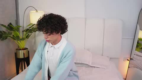 Snapshot of timmyshy chatting on November 25, 3:50 am timmyshy online show from November 25, 3:50 am