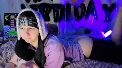Snapshot of timothy_fox chatting on May 27, 9:12 pm Timothy Fox online show from May 27, 9:12 pm